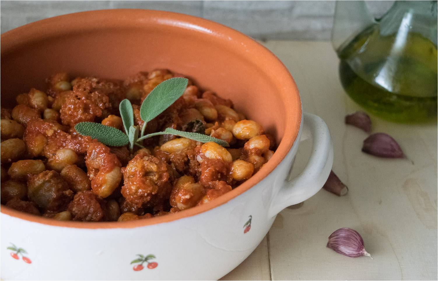 Salsicce e Fagioli all’Uccelletto – A Traditional Tuscan Recipe